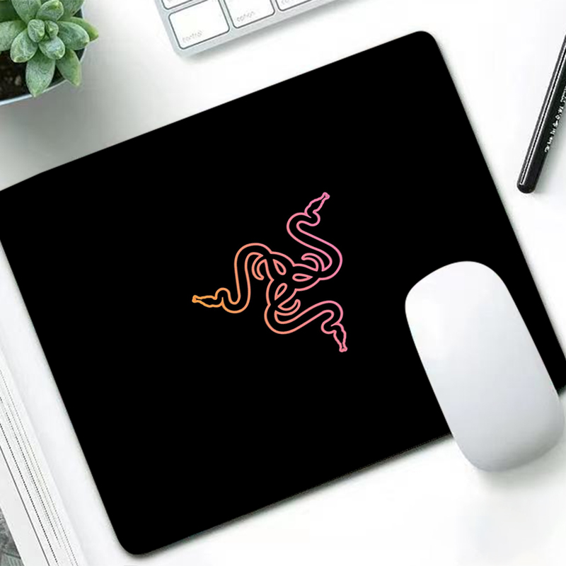 Tech Gaming Accessories - Razer Luxe Muismat Anime Gamer Bureaumat